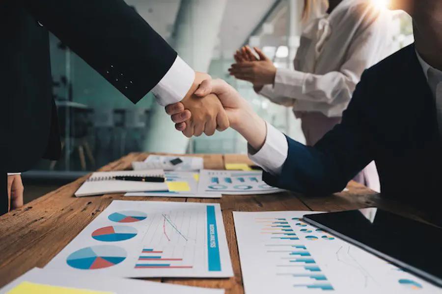 Complément de prix : utile ou dangereux dans une cession d’entreprise ?